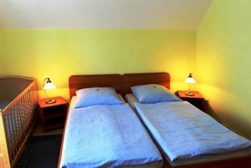 фото отеля Ferienwohnungen Weichaer Hof Hotel Weissenberg
