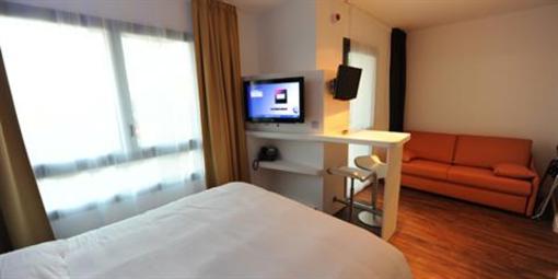 фото отеля Hotel LR La Rochelle