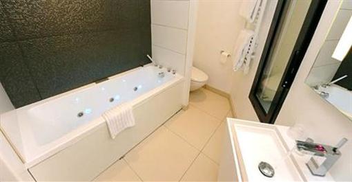 фото отеля Hotel LR La Rochelle
