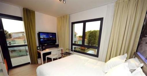 фото отеля Hotel LR La Rochelle