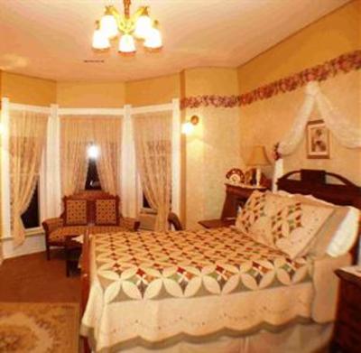 фото отеля Edgar Olin House Bed and Breakfast