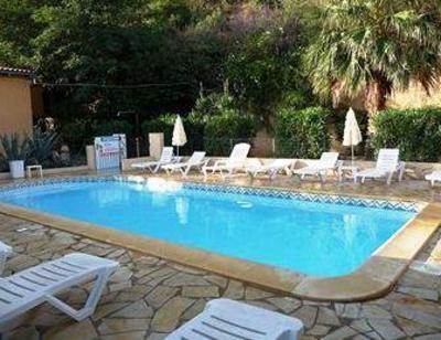 фото отеля Hotel Le Bon Port Collioure