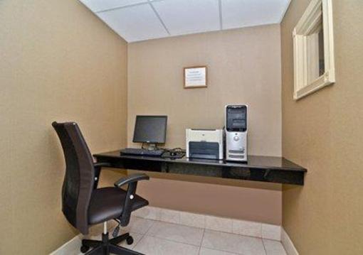 фото отеля Comfort Inn & Suites Alexandria