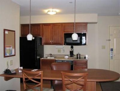 фото отеля Candlewood Suites Victoria