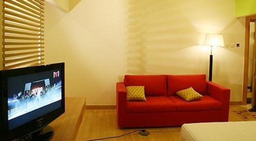 фото отеля First Transit Hotel