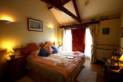 фото отеля Beeches Farmhouse Bed & Breakfast Bradford-on-Avon