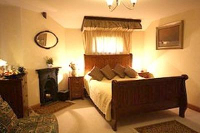 фото отеля Beeches Farmhouse Bed & Breakfast Bradford-on-Avon