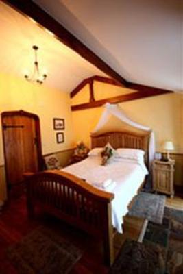 фото отеля Beeches Farmhouse Bed & Breakfast Bradford-on-Avon