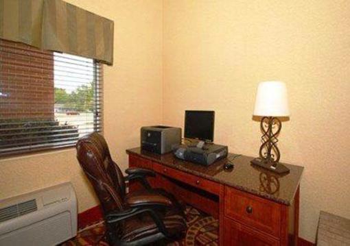 фото отеля Comfort Suites Bloomington Normal