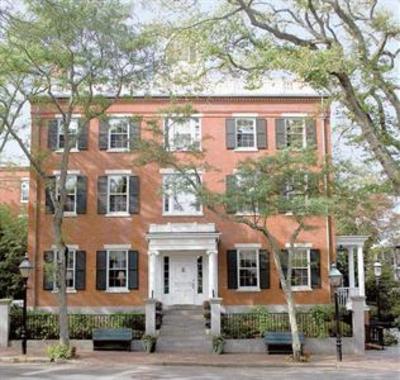 фото отеля Jared Coffin House