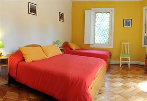 фото отеля Hostal Rio Amazonas Plaza Italia