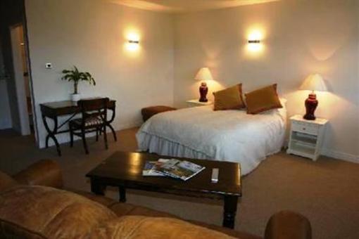 фото отеля The Hanmer Arms Hotel Whitchurch