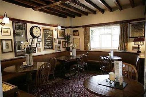 фото отеля The Hanmer Arms Hotel Whitchurch