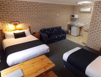 фото отеля Cowra Crest Motel