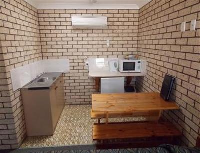 фото отеля Cowra Crest Motel