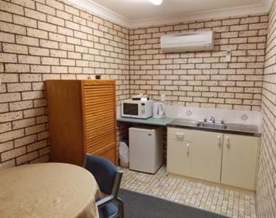 фото отеля Cowra Crest Motel
