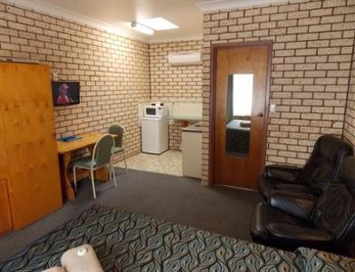 фото отеля Cowra Crest Motel
