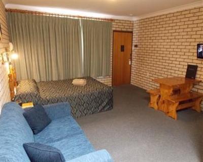 фото отеля Cowra Crest Motel