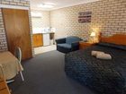 фото отеля Cowra Crest Motel