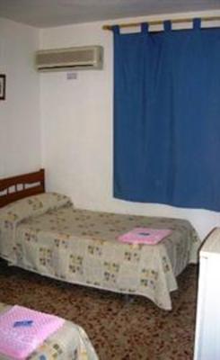 фото отеля Pension Los Faroles Guesthouse Fuengirola