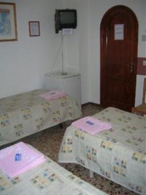 фото отеля Pension Los Faroles Guesthouse Fuengirola