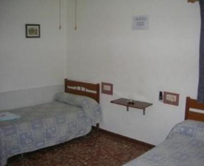 фото отеля Pension Los Faroles Guesthouse Fuengirola