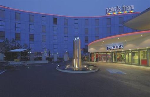 фото отеля Park Inn by Radisson Zurich Airport