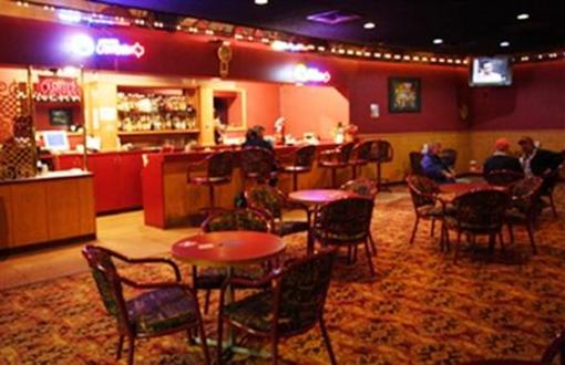 фото отеля Yellowhead Inn Edmonton