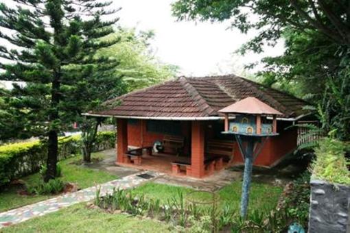 фото отеля Forest Hills Farm & Guest House Nilgiri