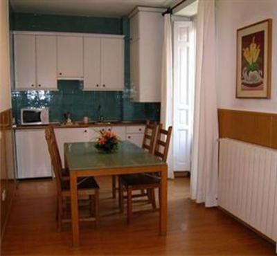 фото отеля Apartamentos H2 Opera
