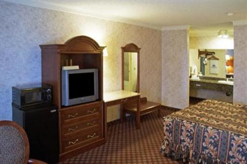фото отеля Americas Best Value Inn & Suites Fontana