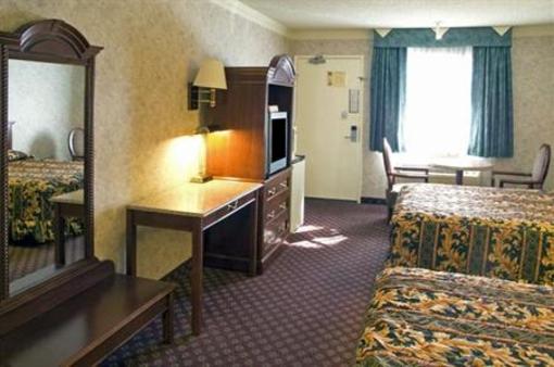 фото отеля Americas Best Value Inn & Suites Fontana