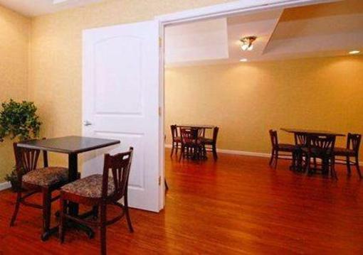 фото отеля Rodeway Inn & Suites Chattanooga