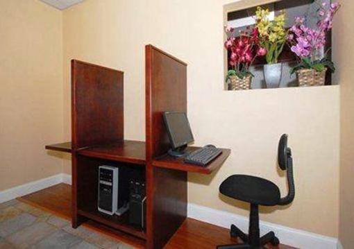 фото отеля Rodeway Inn & Suites Chattanooga