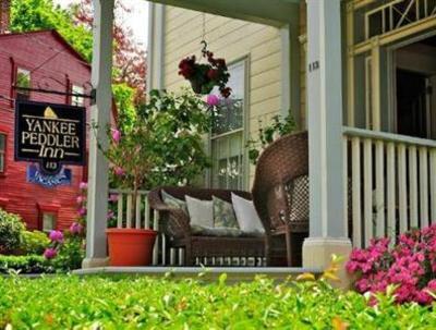 фото отеля Yankee Peddler Inn