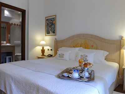 фото отеля Grand Hotel Poltu Quatu