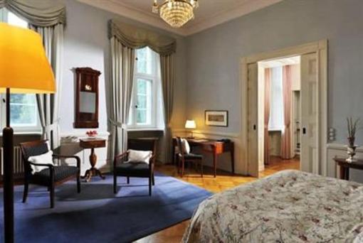 фото отеля Schlosshotel Burg Schlitz Hohen Demzin