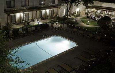 фото отеля Courtyard by Marriott DFW Airport North / Irving