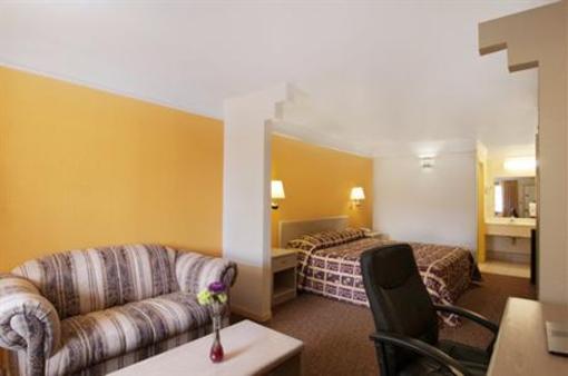 фото отеля Americas Best Value Inn & Suites McAllen Pharr