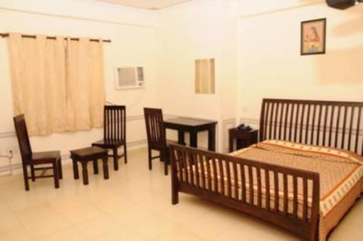 фото отеля Hotel Raghuraj Palace