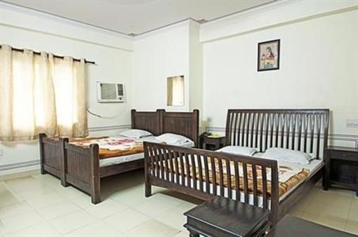 фото отеля Hotel Raghuraj Palace