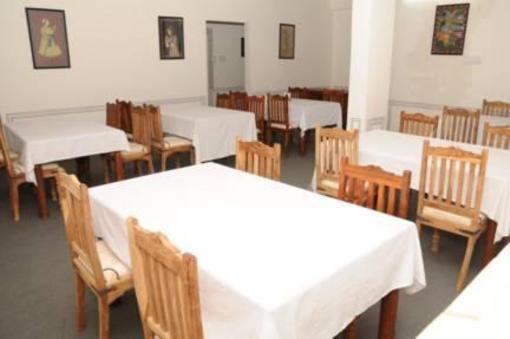 фото отеля Hotel Raghuraj Palace