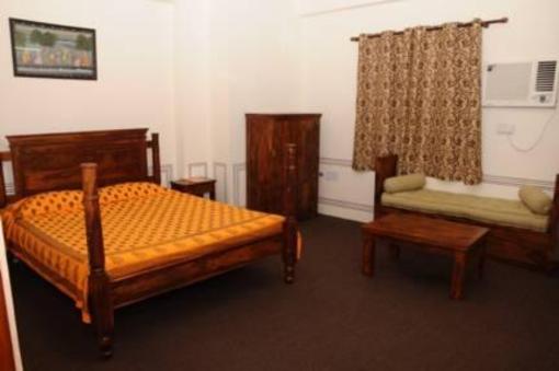 фото отеля Hotel Raghuraj Palace