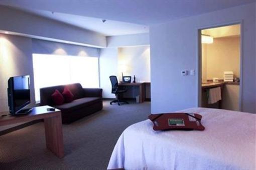 фото отеля Hampton Inn by Hilton Guadalajara Expo