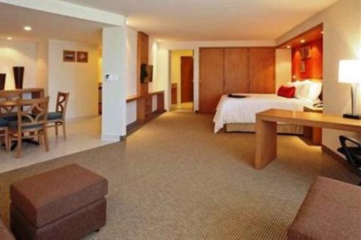 фото отеля Hampton Inn by Hilton Guadalajara Expo