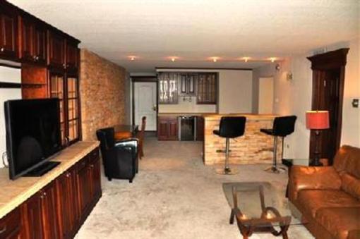 фото отеля Brooks Tower Condo Suites Denver (Colorado)