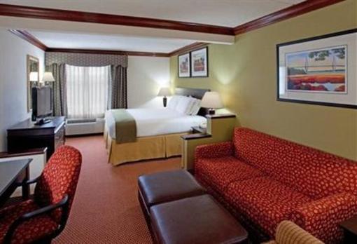 фото отеля Holiday Inn Express Hotel & Suites Ashley Phosphate North Charleston