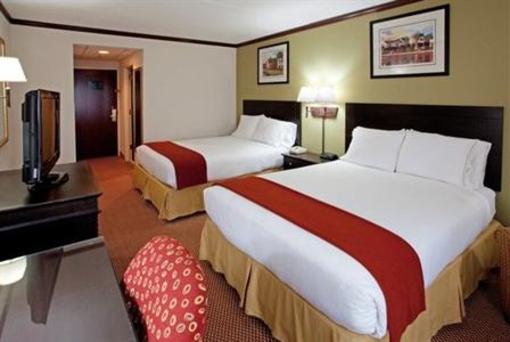 фото отеля Holiday Inn Express Hotel & Suites Ashley Phosphate North Charleston