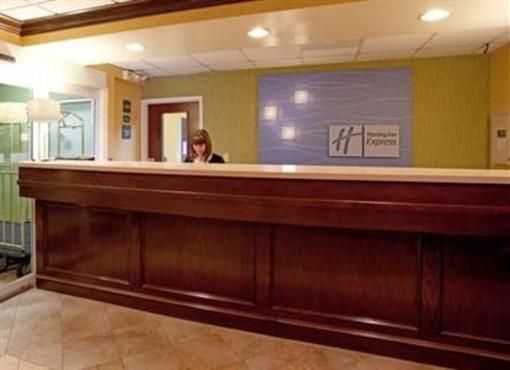 фото отеля Holiday Inn Express Hotel & Suites Ashley Phosphate North Charleston