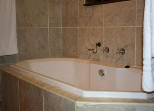 фото отеля Woodlands Guest House
